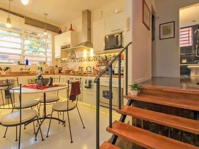 Imagem: Porto Alegre - Casa Padrão - Santo Antonio