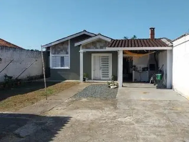 Imagem: A casa possui 2 Dormitórios, 1 Banheiro, 5 Vagas na