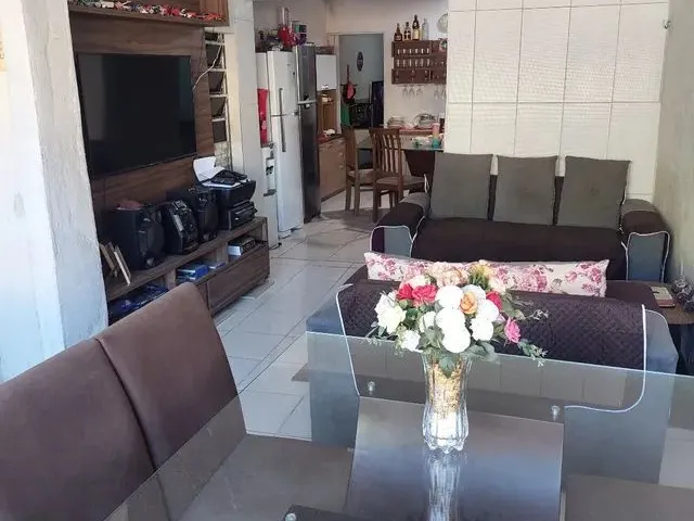 Imagem: Vendo Casa em Rua Comercial. Ótimo para