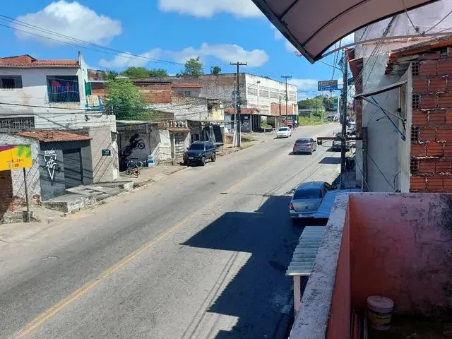 Imagem 2: Vendo Casa em Rua Comercial . Ótimo para Quem Quer Morar Ou Colocar Um Comércio
