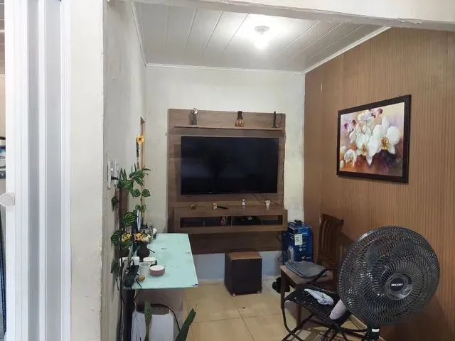 Imagem 5: Vendo Casa em Rua Comercial . Ótimo para Quem Quer Morar Ou Colocar Um Comércio