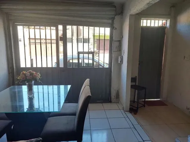 Imagem 4: Vendo Casa em Rua Comercial . Ótimo para Quem Quer Morar Ou Colocar Um Comércio