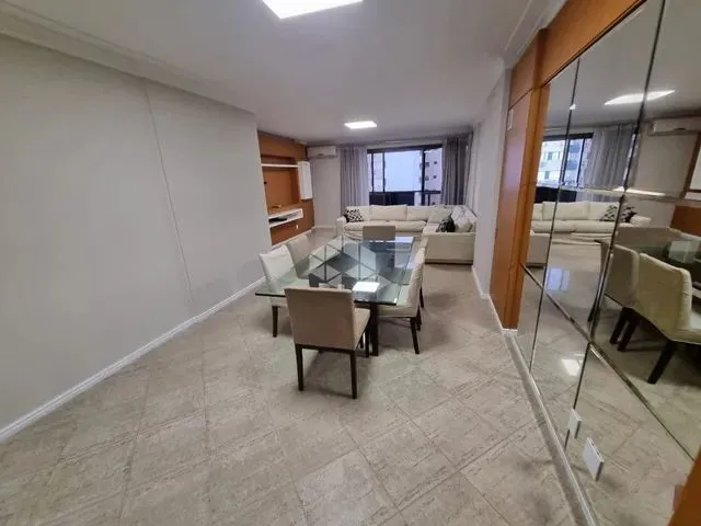 Imagem: O apartamento possui 4 Dormitórios, 2 Suítes, 5