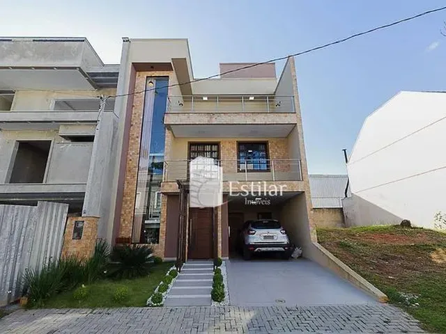 Imagem: Sobrado Triplex com 04 Quartos e 02 Vagas