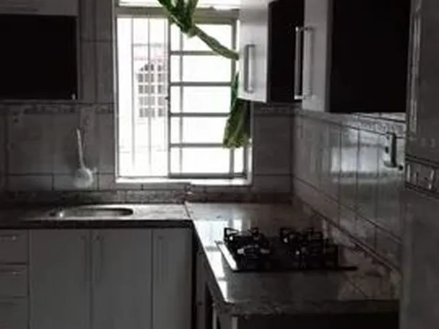 Imagem: O apartamento possui 2 Dormitórios, 1 Banheiro, 1 Vaga na