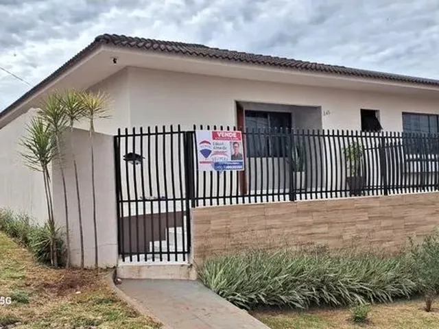 Imagem: Casa À Venda, 2 Quartos, 1 Suíte, 2 Vagas