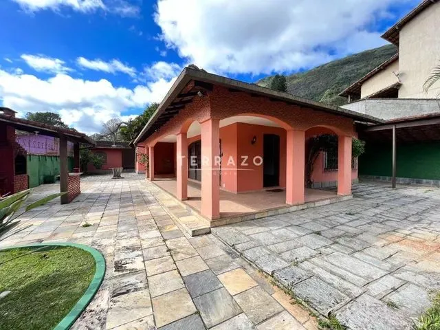 Imagem: Casa À Venda, 4 Quartos, 1 Suíte, 7 Vagas