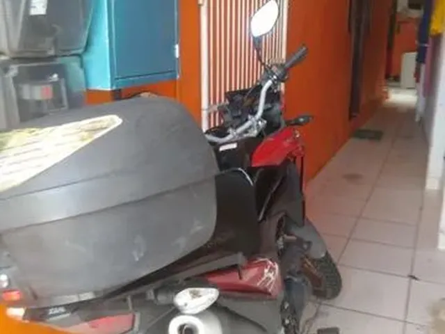 Imagem 2: Aluga-Se Quarto e Sala - R$ 310,00