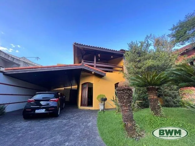 Imagem: A casa em condomínio possui 5 Dormitórios, 5 Banheiros, 4