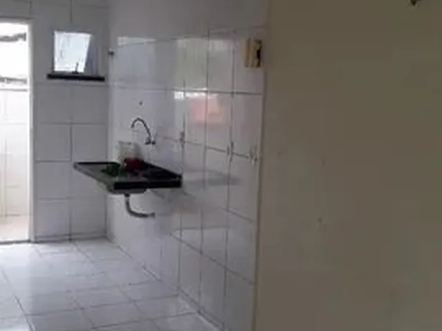 Imagem 8: Casa com 2 Dormitórios para Alugar por R$ 650/Mês - Guajiru - Fortaleza/Ce