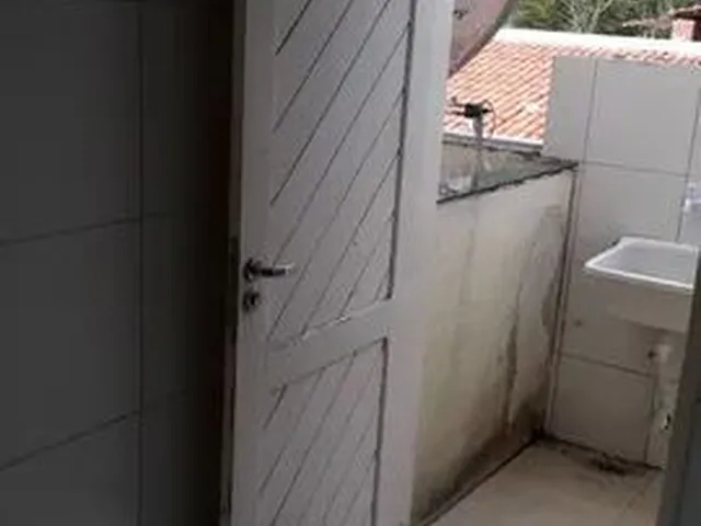 Imagem 5: Casa com 2 Dormitórios para Alugar por R$ 650/Mês - Guajiru - Fortaleza/Ce