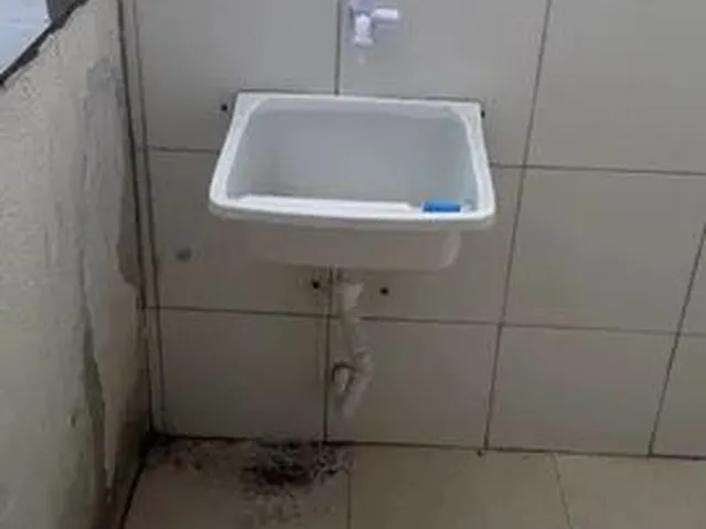 Imagem 13: Casa com 2 Dormitórios para Alugar por R$ 650/Mês - Guajiru - Fortaleza/Ce