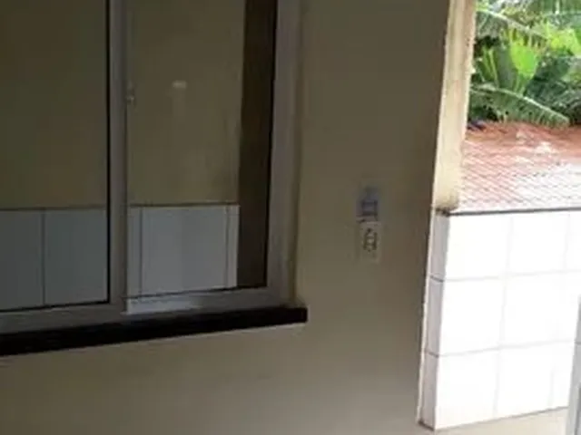 Imagem 3: Casa com 2 Dormitórios para Alugar por R$ 650/Mês - Guajiru - Fortaleza/Ce
