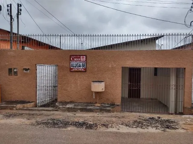 Imagem: A casa possui 2 Dormitórios, 1 Banheiro, 1 Vaga na garagem