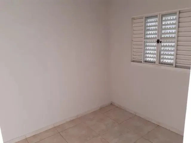 Imagem 2: Casa 2 Quartos. e Etc. Bairro Moreninhas. (Nova Jerusalém). com Garagem e Varanda