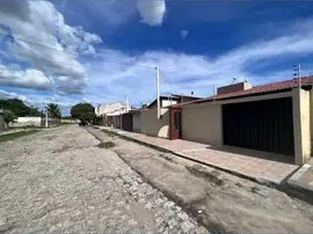 Imagem: Alugo Casa com 03 Quartos, Sendo 01 Suíte