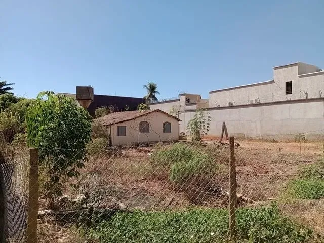 Imagem: Vende-Se Área (Com Casa Sede