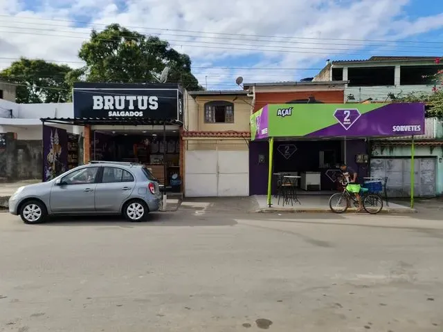 Imagem: Disponível para Venda Casa e Duas Lojas