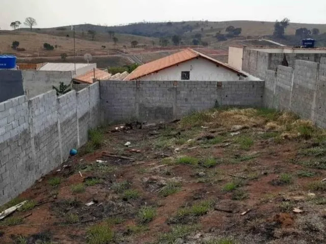 Imagem: Terreno Todo Murado