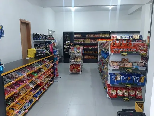 Imagem 2: Gula com Equipamentos e Estoque em Funcionamento