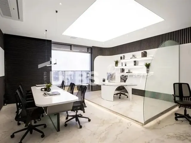 Imagem 10: Infinity Business Design By Pininfarina - Sala