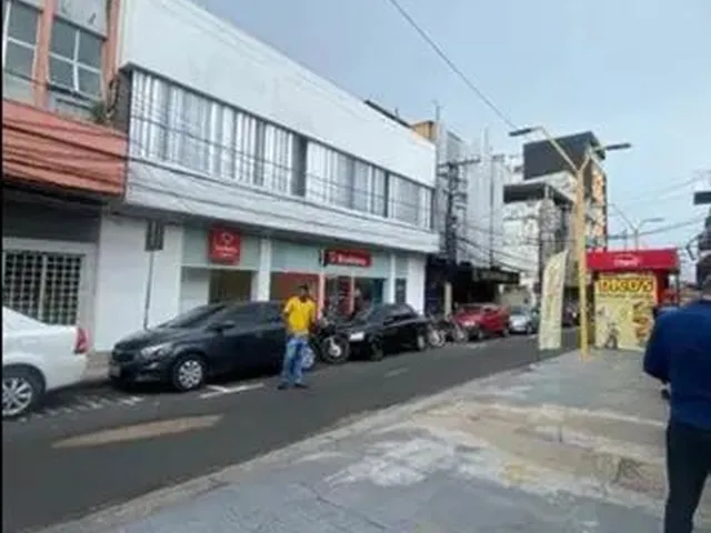Imagem 2: Centro- Rua Dr Moreira- Predio com Loja