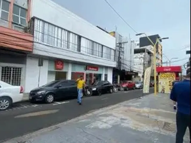Imagem 4: Centro- Rua Dr Moreira- Predio com Loja