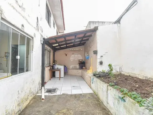 Imagem 7: Sobrado para Venda Tem 230 Metros Quadrados com 5 Quartos em Uberaba - Curitiba - Pr