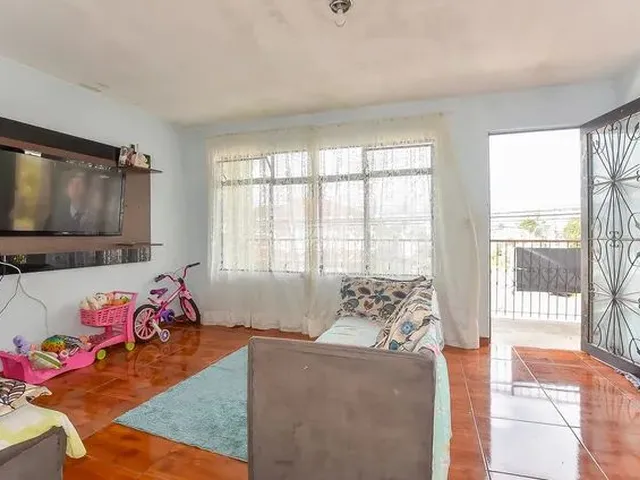 Imagem 4: Sobrado para Venda Tem 230 Metros Quadrados com 5 Quartos em Uberaba - Curitiba - Pr