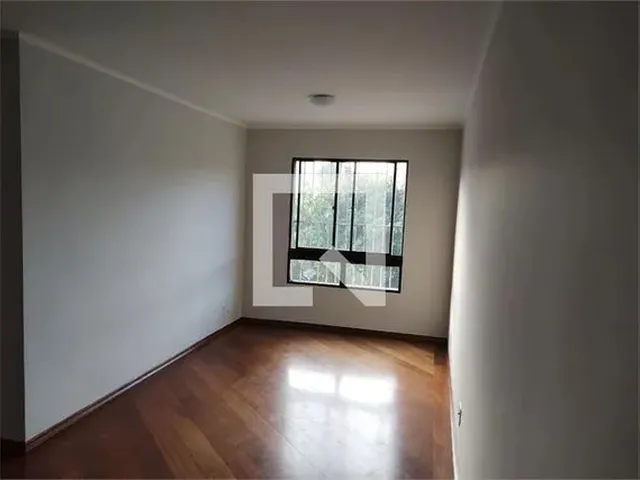 Imagem: O apartamento possui 3 Dormitórios, 1 Banheiro, 2 Vagas na