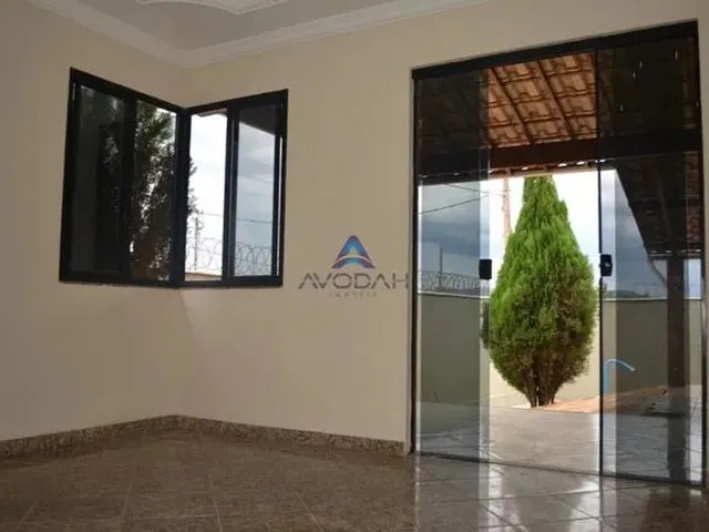 Imagem 2: Casa com 3 Dormitórios À Venda em Brumadinho