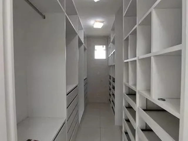 Imagem 12: Casa de Condomínio para Aluguel Possui 272M² com 4 Quartos no Alphaville Norte 1