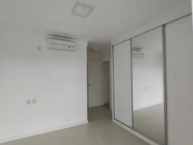 Imagem 11: Casa de Condomínio para Aluguel Possui 272M² com 4 Quartos no Alphaville Norte 1