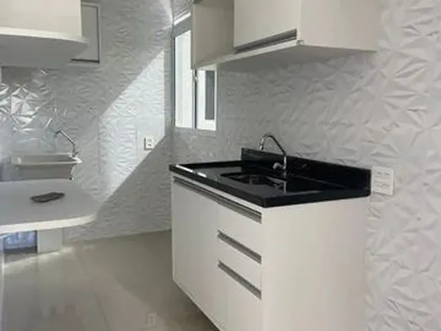 Imagem: O apartamento possui 2 Dormitórios, 1 Banheiro, 1 Vaga na