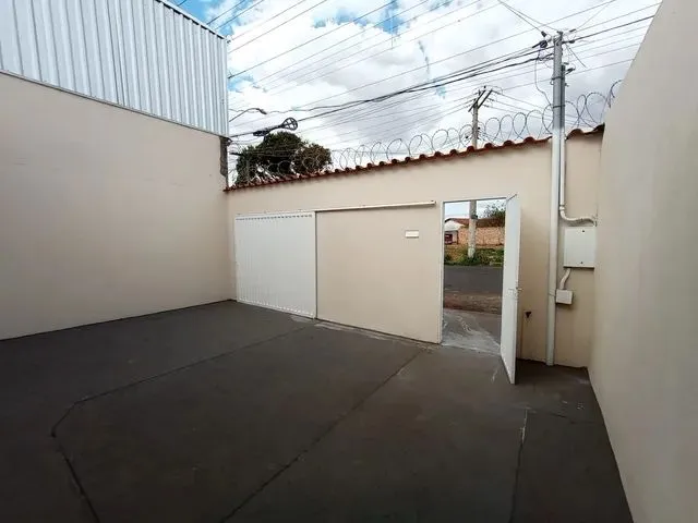 Imagem 3: Casa para Aluguel Possui 80 M2 com 02 Quartos no Bairro Luizote de Freitas - Uberlândia