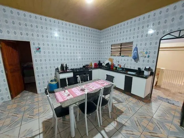 Imagem: Alugo Casa no Pq.10, 4 Suites