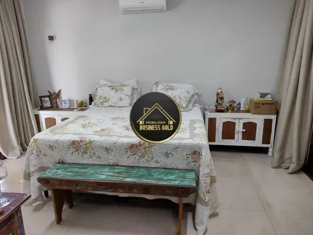 Imagem: A casa possui 1 Dormitório, 4 Suítes, 2 Banheiros, 5