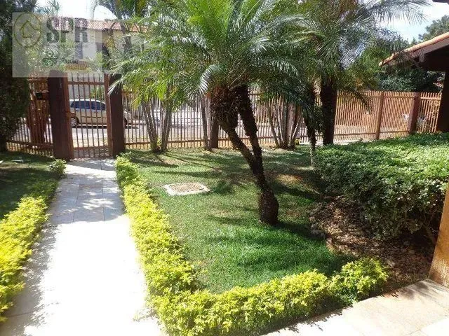 Imagem 13: Casa com 3 Dormitórios para Alugar, 375 M² por R$ 9.000,00/Mês - Setor de Habitações