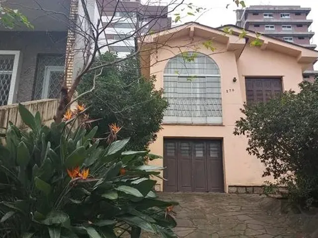 Imagem: Porto Alegre - Casa Padrão - Petrópolis