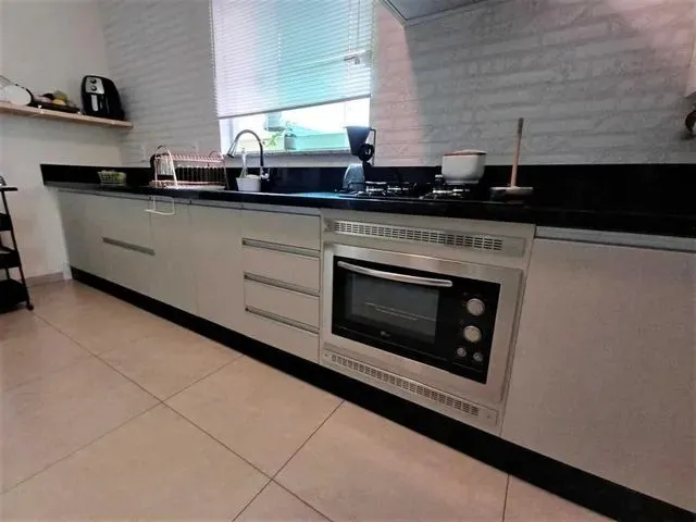 Imagem 2: Sobrado no Comasa com 3 Quartos para Venda, 235 M²
