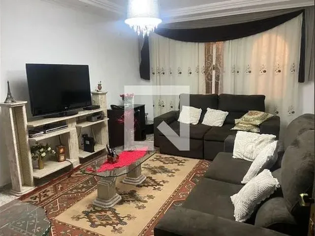Imagem: A casa possui 3 Dormitórios, 1 Suíte, 2 Banheiros, 2