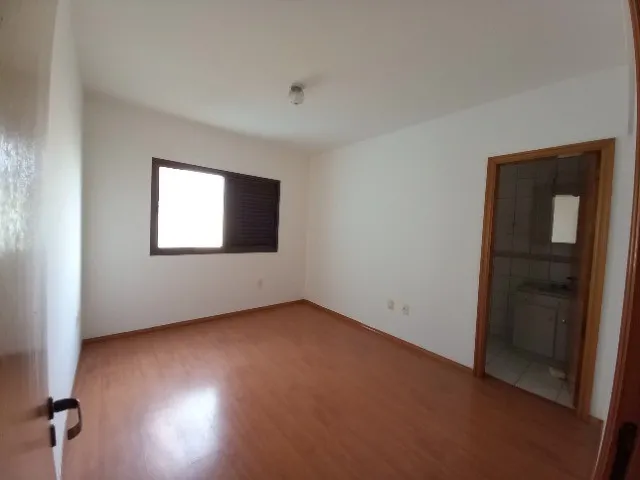 Imagem 7: Apto com 03 Quartos, 02 Vagas de Garagem, no Centro, por R$ 500.000,00