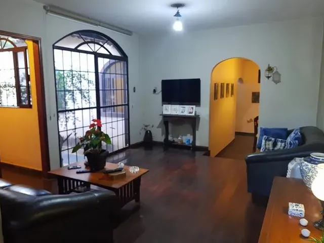 Imagem 2: Casa de Rua - Casa 5 Quartos, Sendo 1 Suíte
