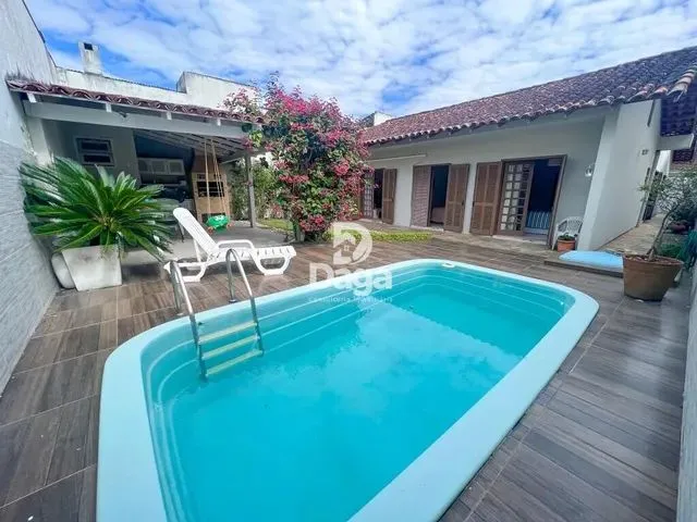 Imagem: Casa À Venda no Bairro Itacorubi - Florianópolis/Sc