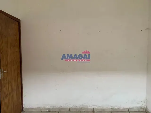 Imagem: A casa possui 2 Dormitórios, 1 Banheiro, 1 Vaga na