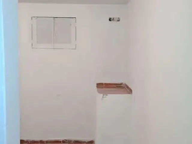Imagem: Alugo Kitnet na Trindade