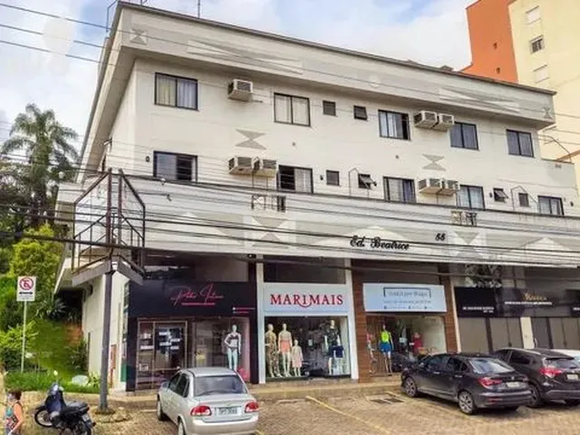 Imagem: O apartamento possui 1 Dormitório, 1 Banheiro, 1 Vaga na