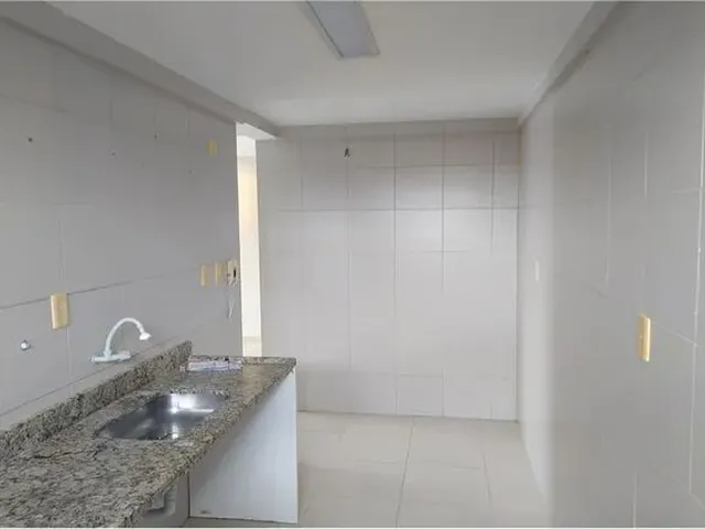 Imagem 8: Apartamento para Locação Anual com 2 Quartos, Sendo Uma Suíte no Castelo Branco