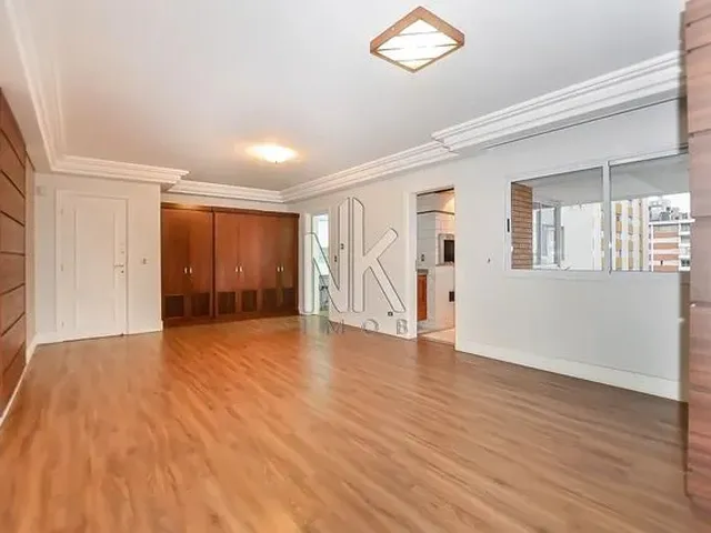 Imagem 3: Apartamento Amplo no Batel, 240M², 3 Suítes e 3 Vagas de Garagem, Amplo e Iluminado