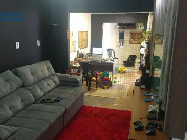 Imagem: A casa possui 2 Dormitórios, 1 Banheiro, 3 Vagas na